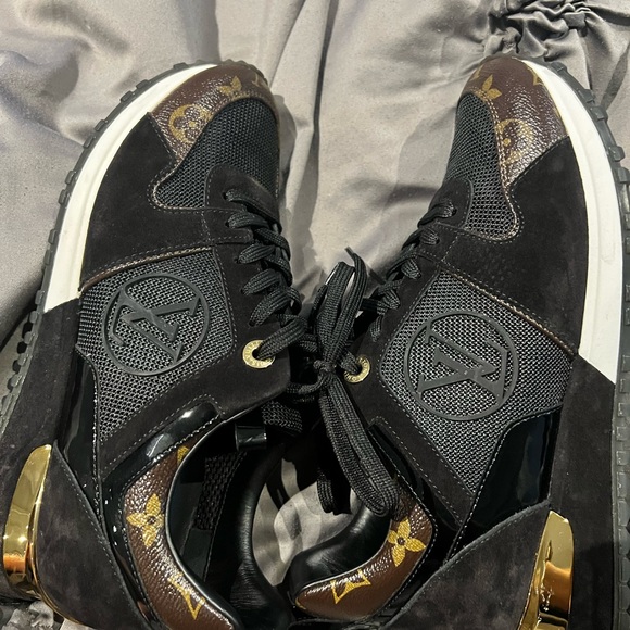 Authentic Louis Vuitton sneakers - Picture 4 of 6